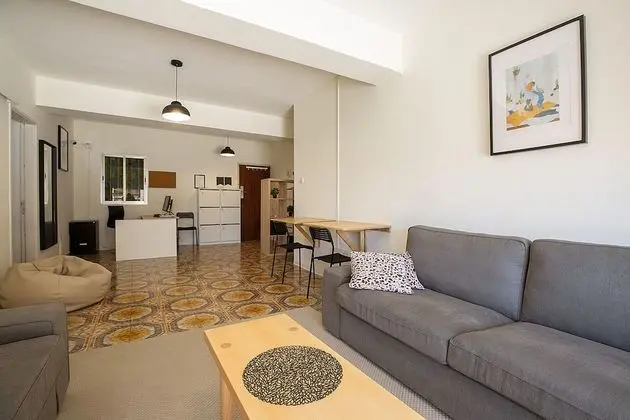 White Hostel - Öne Çıkan Resim