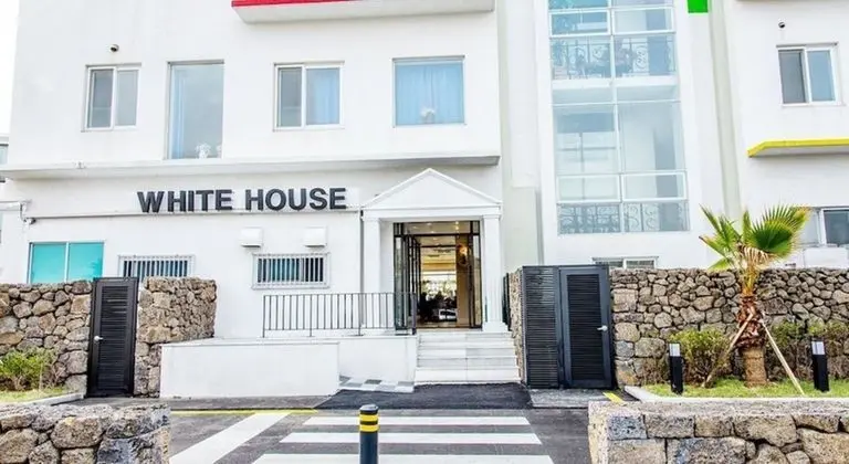 White Houes In Jeju