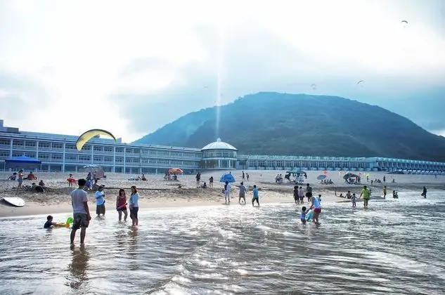 White House Beach Hotspring Resort - Plaj