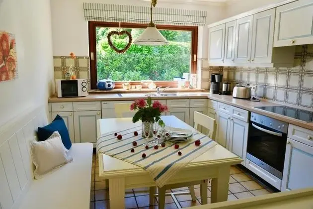 White House Ferienwohnung Foehr - Mutfak