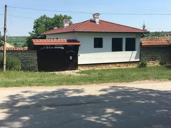 The White House in Palamartsa - Öne Çıkan Resim
