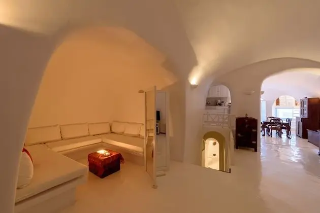 White House Villa - Lobi