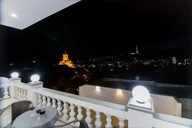 White House Tbilisi Inn