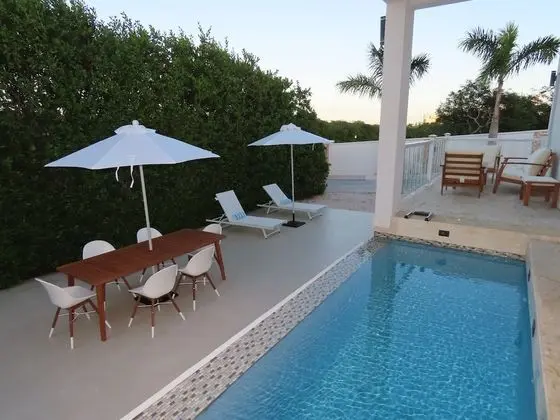 The White House TCI Guest House - Havuz