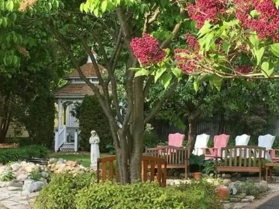 White Lace Inn