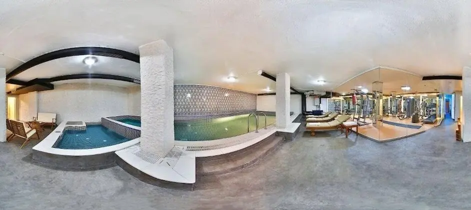 White Monarch Hotel - Havuz