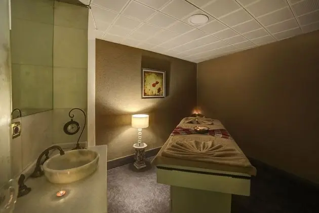 White Monarch Hotel - Spa