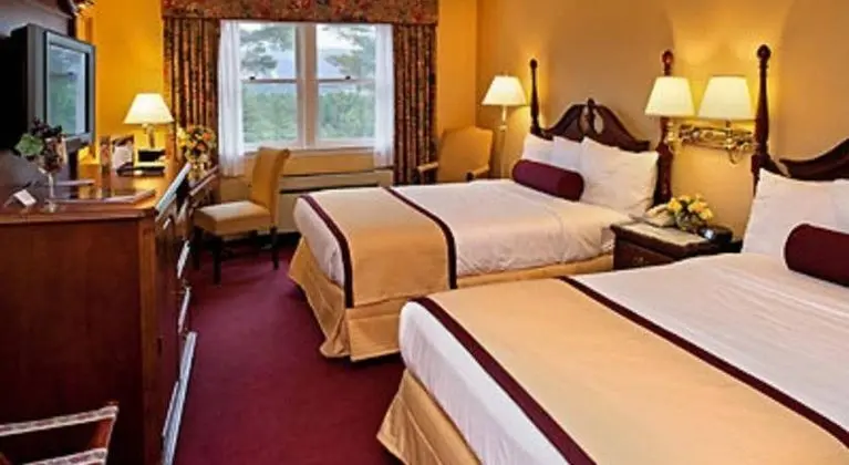 White Mountain Hotel and Resort