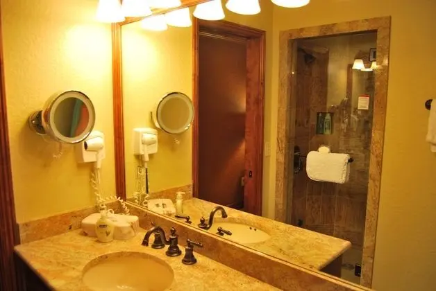 White Pines 1-BD at Westgate - Frostwood - Banyo Tipleri