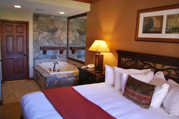 White Pines 1-BD at Westgate - Peak Mountain