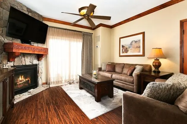 White Pines 1BD at Westgate