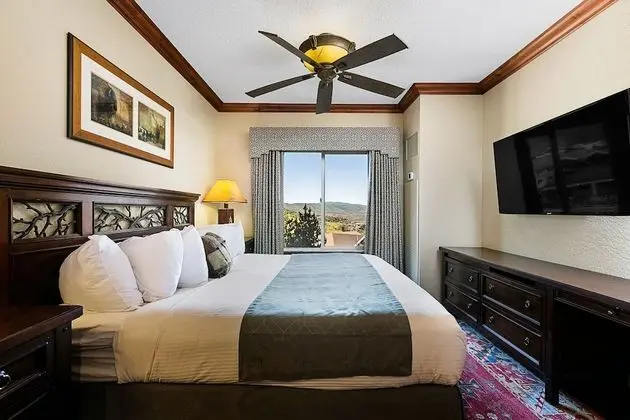 White Pines 1BD at Westgate - Oda