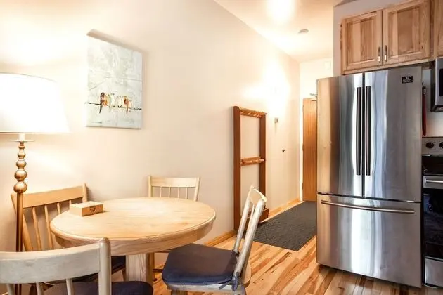 White Pines Prospector Square Studio Suite - Oda Düzeni