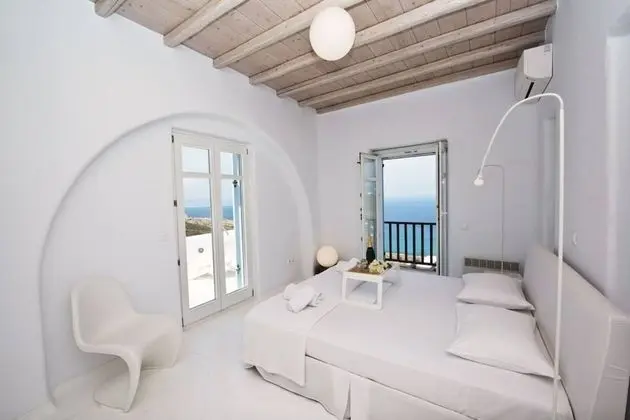 White Rock Suites & Villas