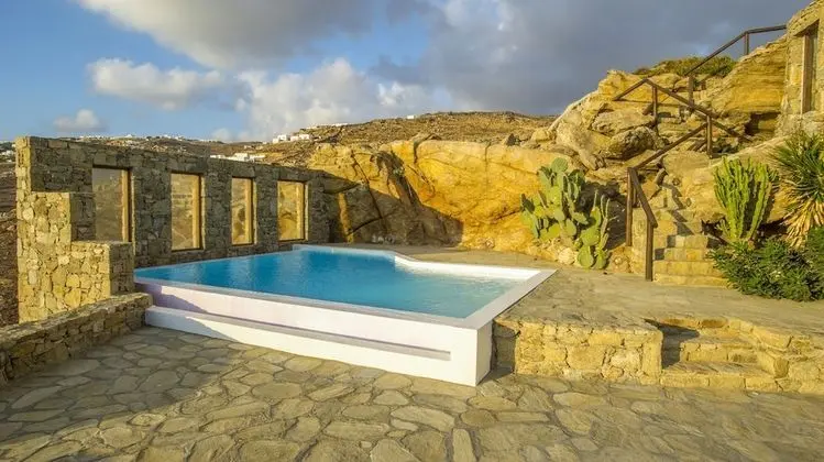 White Rock Suites & Villas