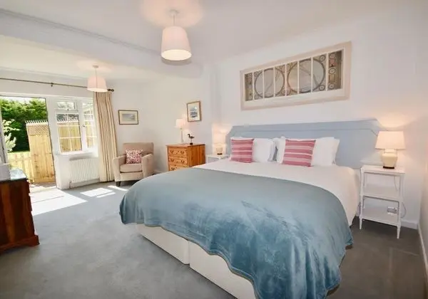 White Roses Coastal Holiday Home for 2 Plus dog Beach 400 Yards - Oda