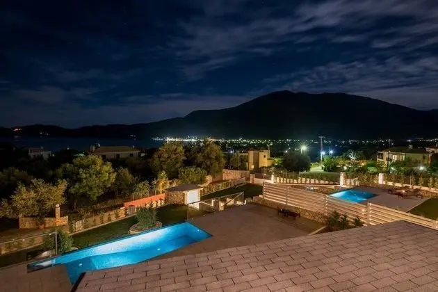 White Villas - Havuz