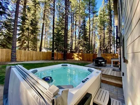 White Tahoe Cottage - Spa