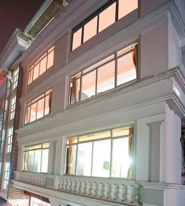 Hotel White Yak