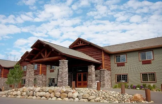 Whitefish Lodge and Suites - 1