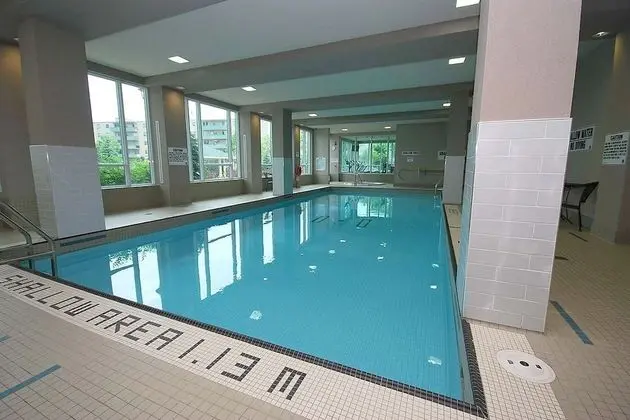 WhiteHall Suites - Mississauga - Havuz