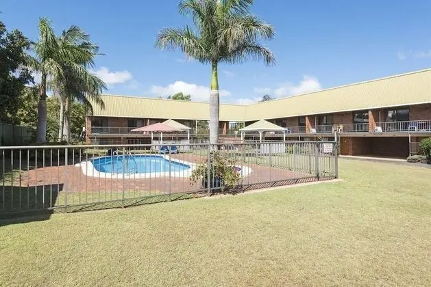Whiteoaks Motel - Havuz