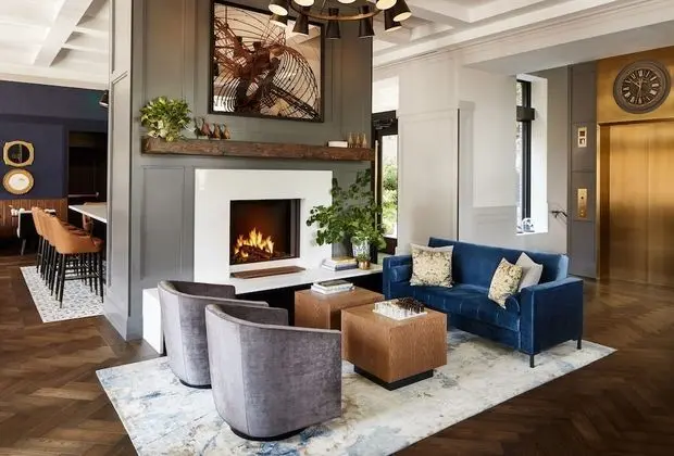 The Whitney Hotel - Lobi
