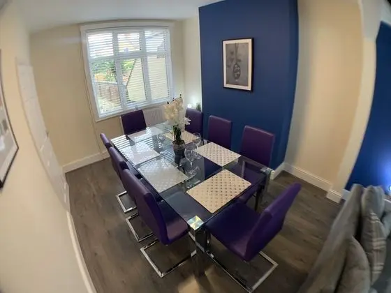 Whitworth Lodge. Sleeps 6 in 3 rooms netflix WIFI