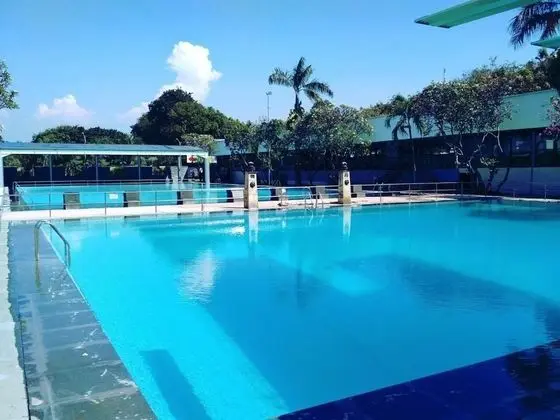 Whiz Prime Hotel Darmo Harapan Surabaya - CHSE Certified - Havuz