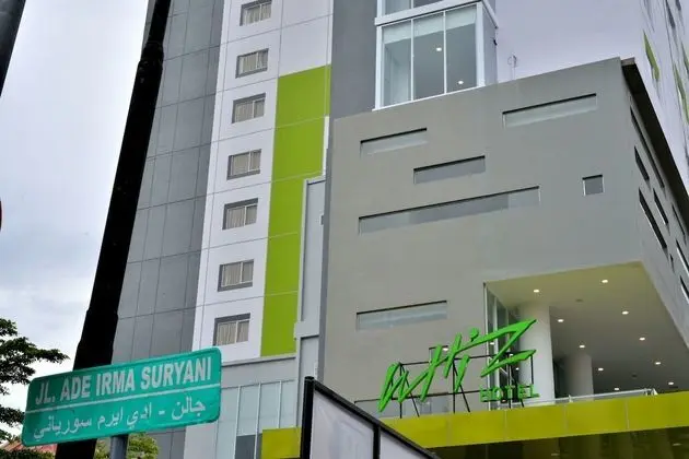 Whiz Hotel Sudirman Pekanbaru - CHSE Certified - Dış Mekan