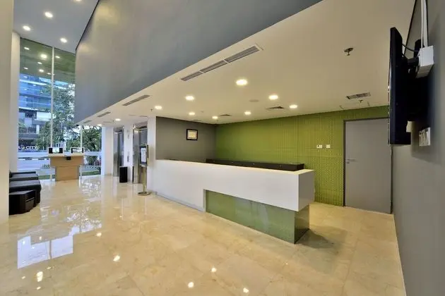 Whiz Hotel Sudirman Pekanbaru - CHSE Certified - Lobi