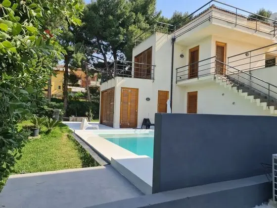 Whole Modern Villa With Pool And Near The Sea - Dış Mekan