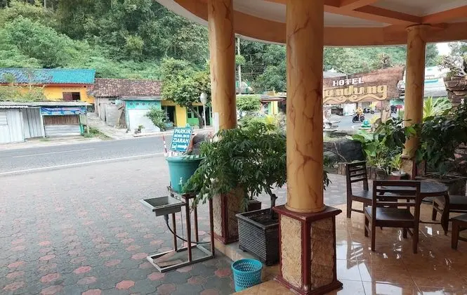 Hotel Widodo Tustiyani 4 - 1
