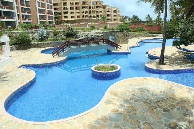 Wild Flower Apartment