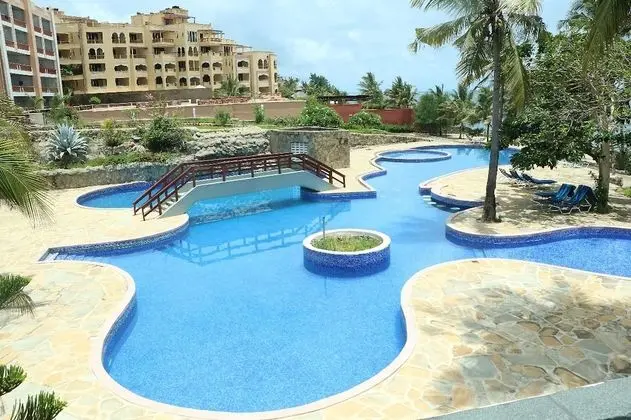 Wild Flower Apartment - Havuz