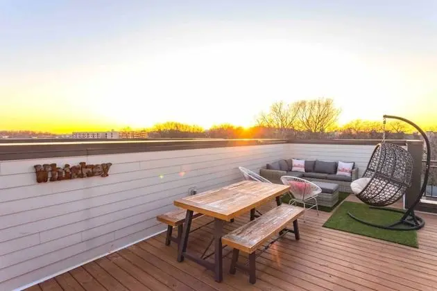 Wild Horse by Avantstay Gorgeous Nashville Townhouse w/ Rooftop Patio & Outdoor Kitchen - İç Mekan