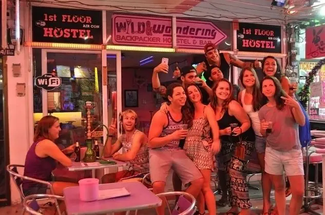 Wild & Wandering Backpacker & Bar - Dış Mekan