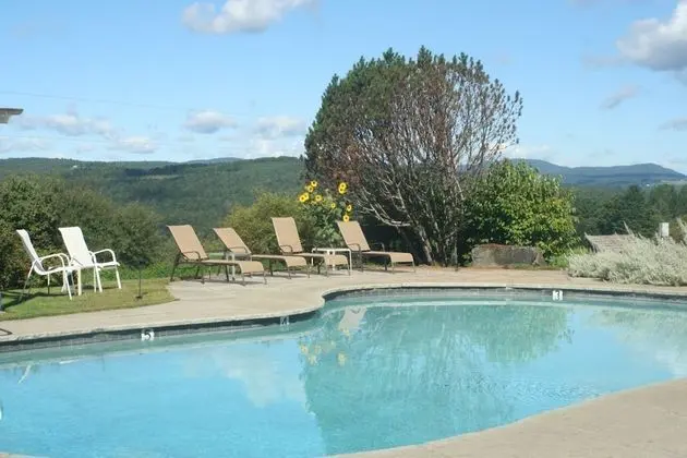 The Wildflower Inn - Havuz