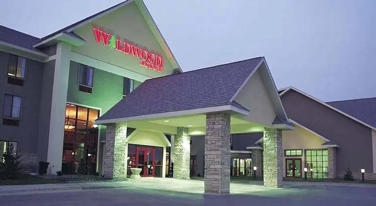 Wildwood Lodge & Suites