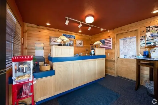 Willamette Pass Inn - Lobi