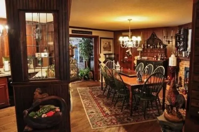Williamsburg Sampler B & B