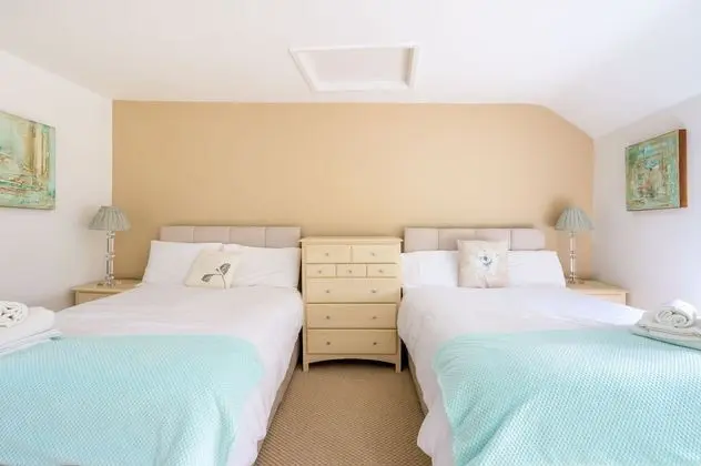 Willow House Bed & Breakfast and Orchard Studios Self Catering - Oda