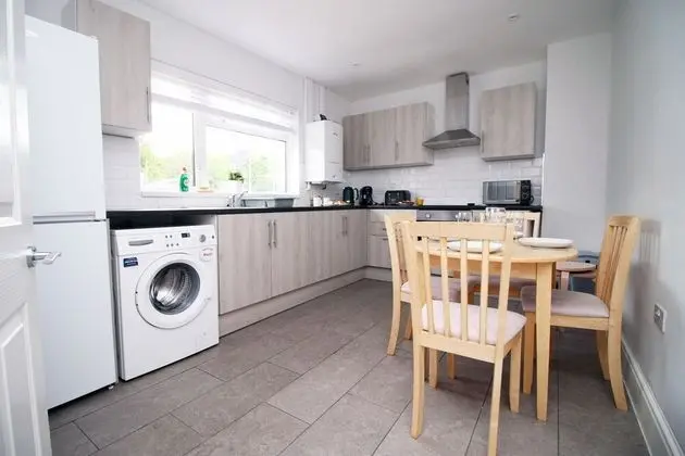 Willow Way by Tŷ SA-Spacious 3 bed house - Mutfak