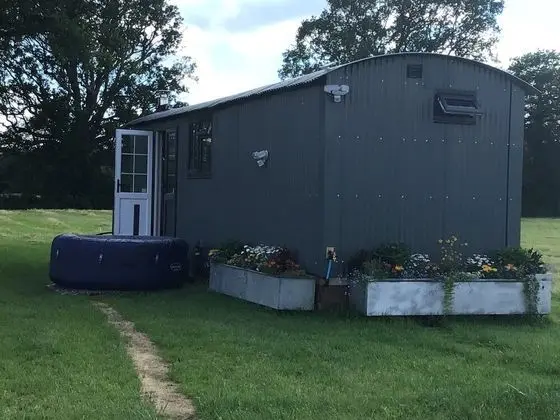 Willowbank Wine Down. Tranquil Shepherds Hut - Dış Mekan