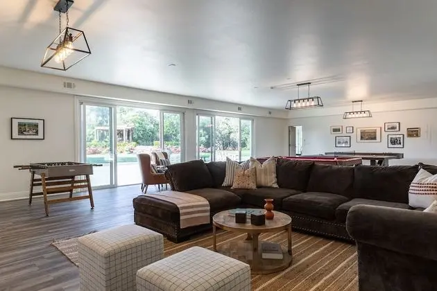 Wilson Creek Manor By Avantstay Sleeps 24! Amazing Estate w/ Pool & Game Room - İç Mekan