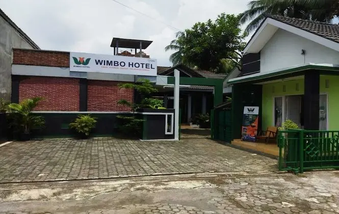 Wimbo Hotel Borobudur