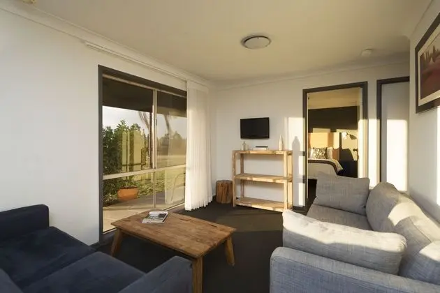 WINDARRA LODGE
