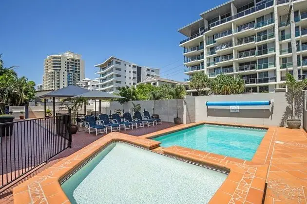 Windward Apartments - Havuz