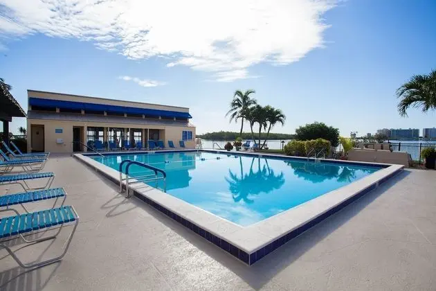 Windward Point 212 - Havuz