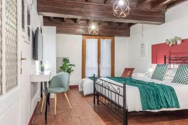 Wine Apartments Florence Ciliegiolo - Oda